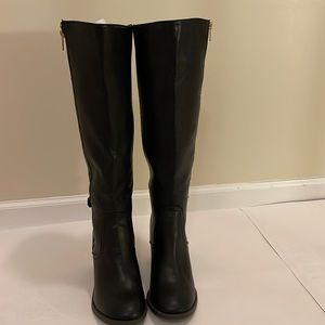 Never worn LC black size 8M high heels boots